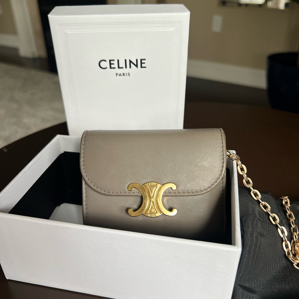 💯 Authentic tromphe gray/neutral wallet—- SOLD—